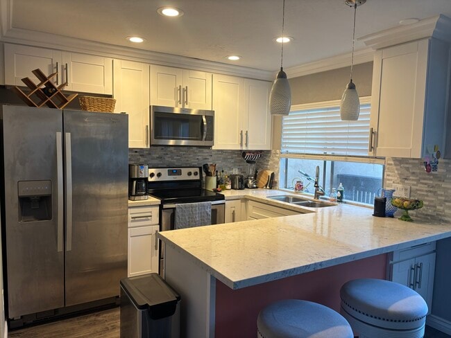 Building Photo - 7942 Mission Center Ct