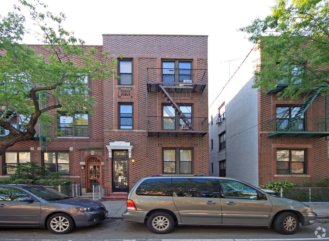 Foto principal - 25-33 36th St