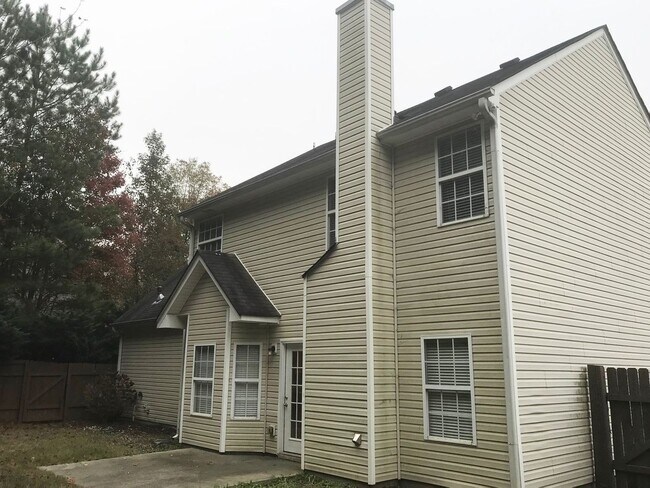 Foto del edificio - 6230 Ambercrest Ct