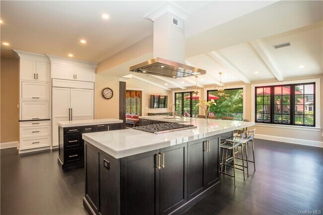 Building Photo - 451 Beechmont Dr