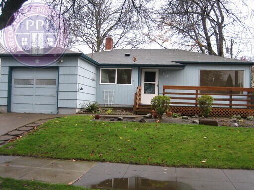 Pet Friendly South Tabor Home. Hardwood Floors! Huge Fenced back yard! No Deposit With Rhino! - Pet Friendly South Tabor Home. Hardwood Floors! Huge Fenced back yard! No Deposit With Rhino!