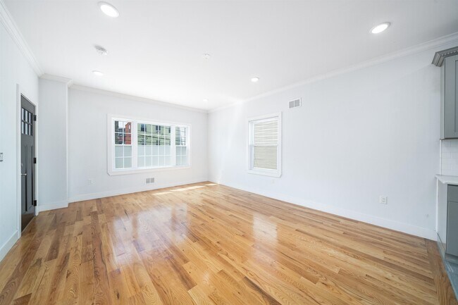 Foto del edificio - 170 Webster Ave