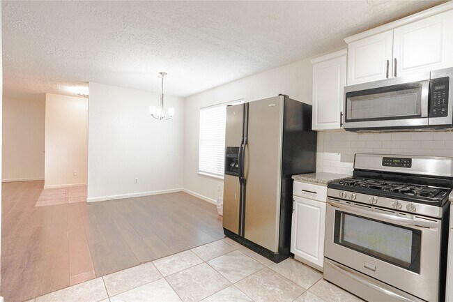 Building Photo - 2643 Indian Trail Dr