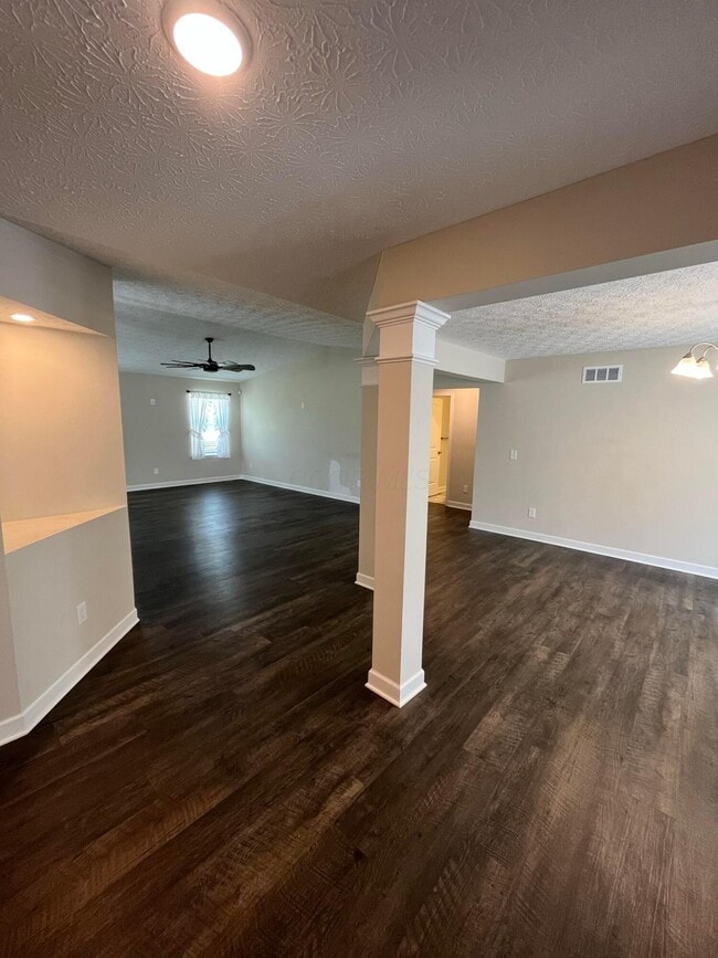 Building Photo - 17200 OH-739