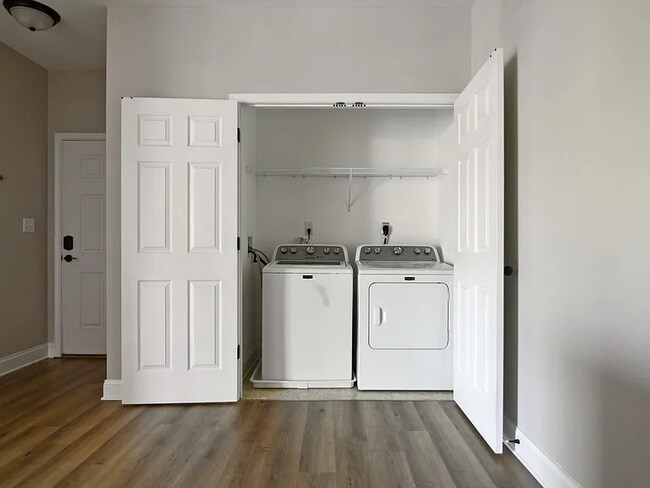 Foto del edificio - 205 Capital St