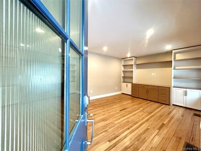 Foto del edificio - 49 Hackensack Heights Rd