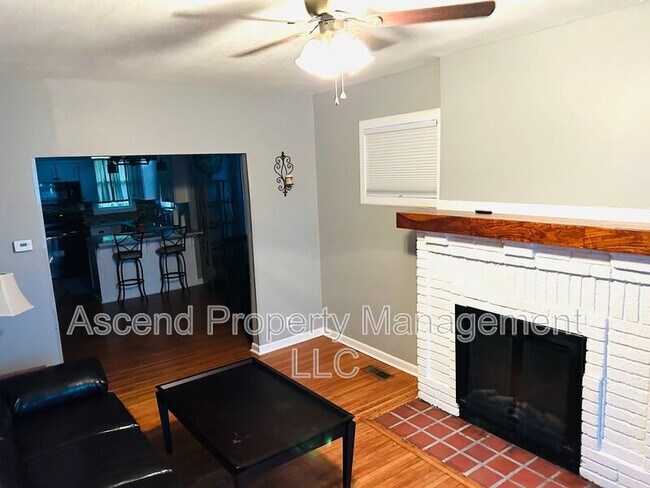 Foto del edificio - 2107 Oak St