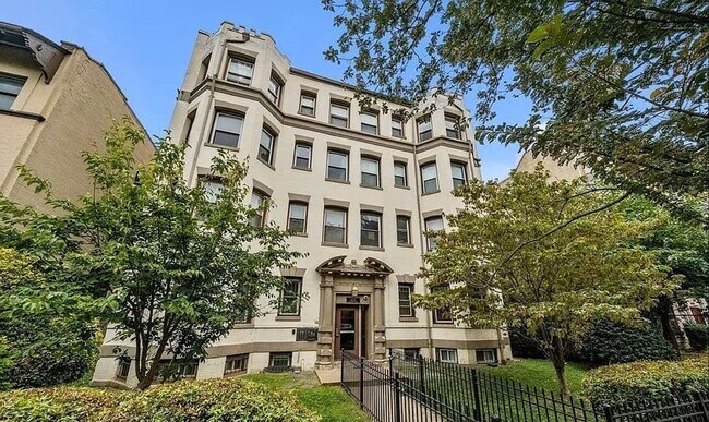 Foto del edificio - 1421 Columbia Rd NW