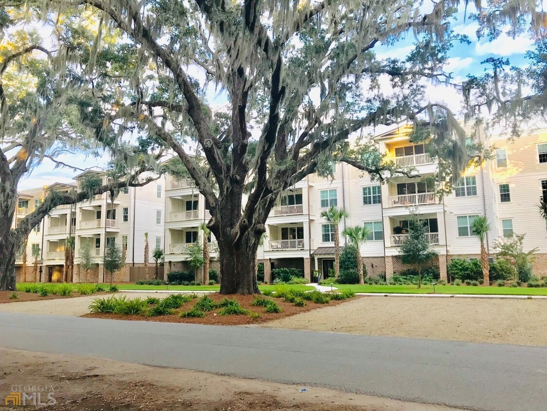 111 Gascoigne Ave Unit 204, St. Simons Island, GA 31522 Condo for Rent in St. Simons Island