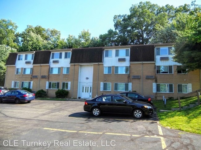 Building Photo - 4722 Castlebar St NW