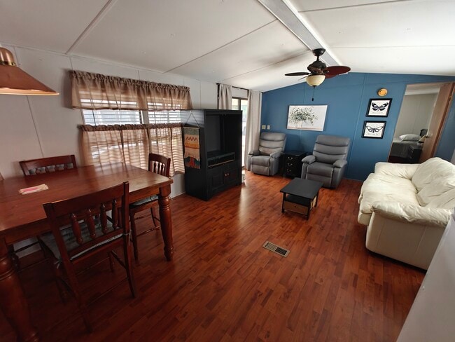 Building Photo - 1002 51st Avenue Plaza W