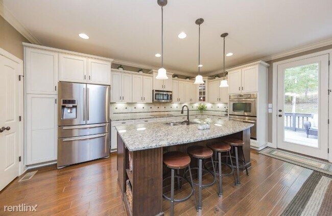 Building Photo - 4 br, 2.5 bath House - 143 Ervin Street