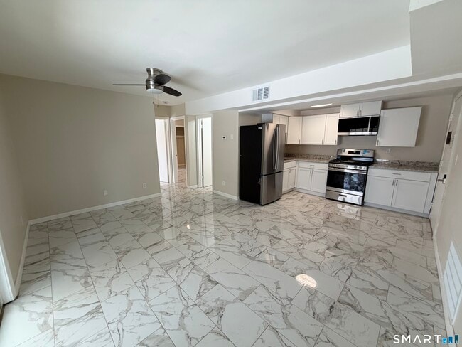 Foto del edificio - 267 Branford Rd