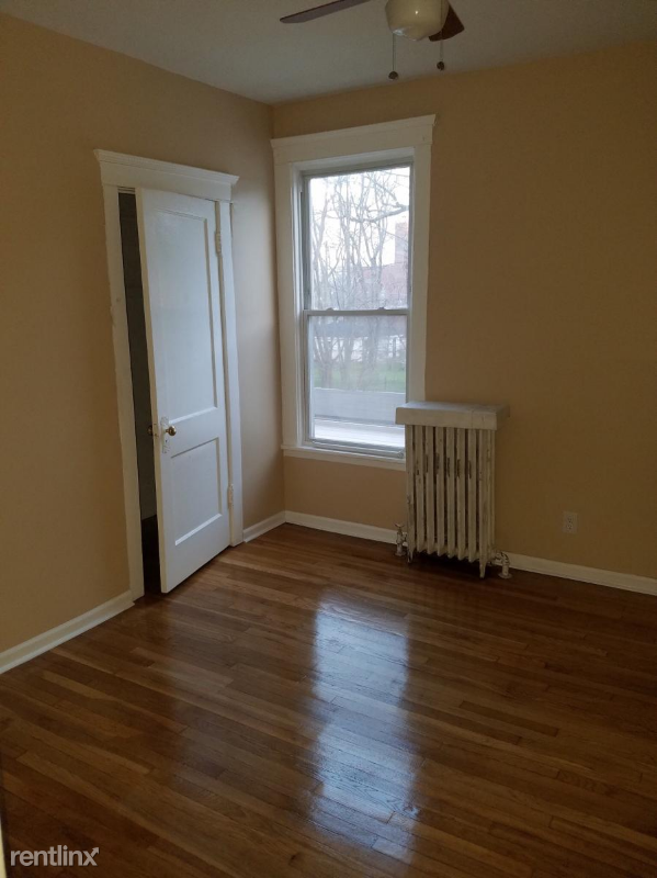 Building Photo - 9817 S Vanderpoel Ave