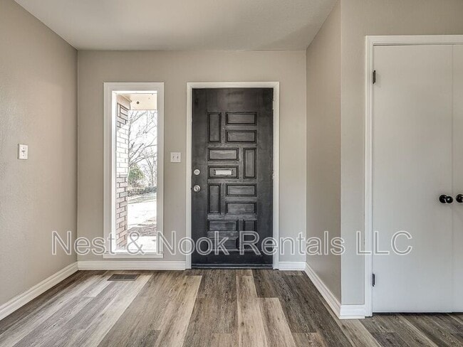 Building Photo - 5966 E 36th St