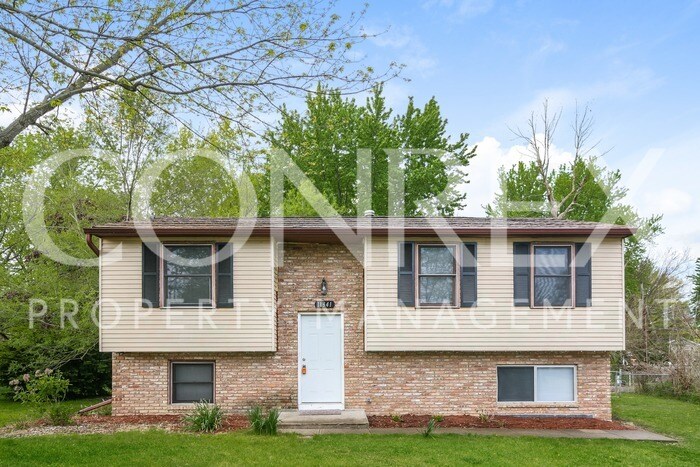 Primary Photo - Lovely Spacious Four Bedroom Now Available