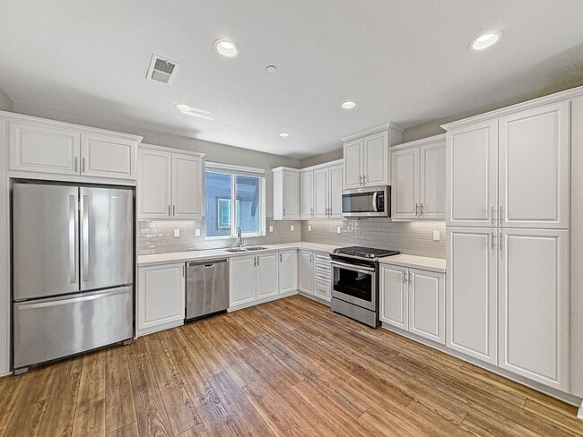 Foto del edificio - Stunning Escondido 3BR/3.5BA Home Availabl...