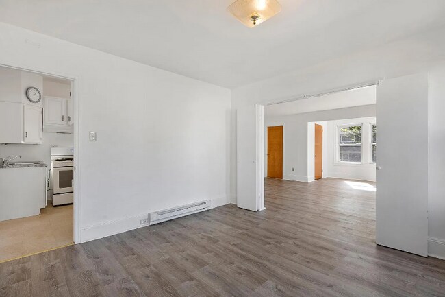 Foto del edificio - 12 Edgewater Pl