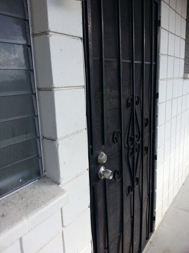 Foto del edificio - 1329 Kaihee St