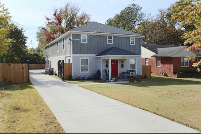 Building Photo - 2395 Avery Ave