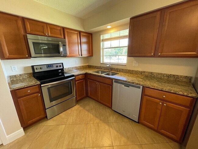 Foto del edificio - ANNUAL RENTAL - POINCIANA-2 BED-1 BATH
