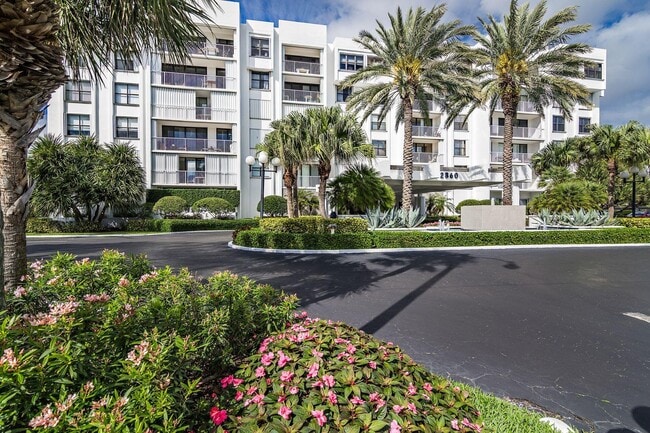 Building Photo - 2860 S Ocean Blvd