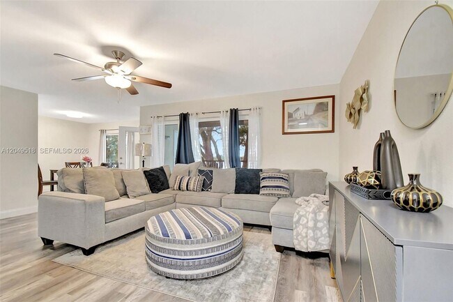 Foto del edificio - 2445 NW 33rd St