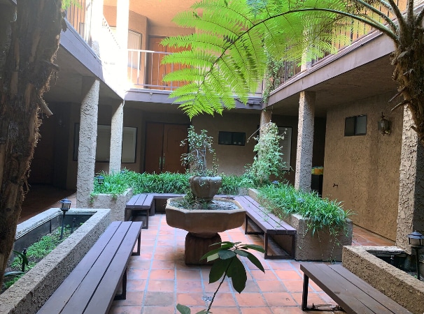 courtyard - 14572 Dickens St