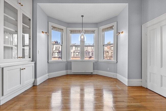 Building Photo - 298 Marlborough St