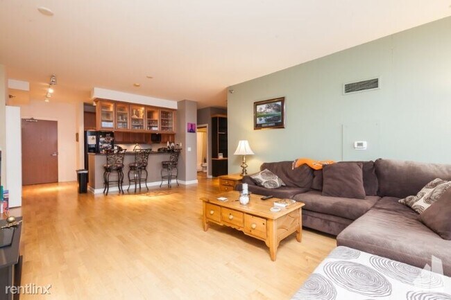 Building Photo - 1831 S Calumet Ave