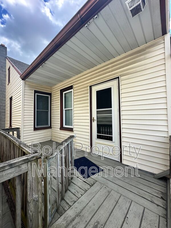 Building Photo - 137 Mifflin St