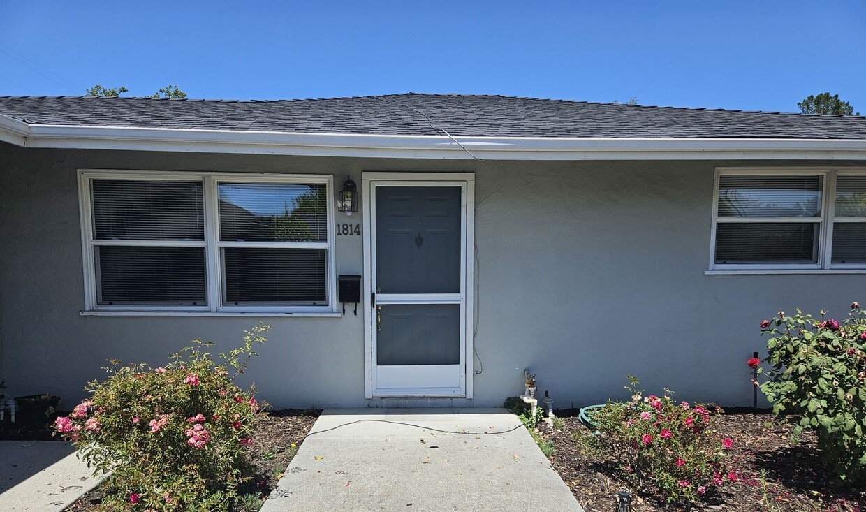 18141816 Woodside Rd, Redwood City, CA 94061 Room for Rent in
