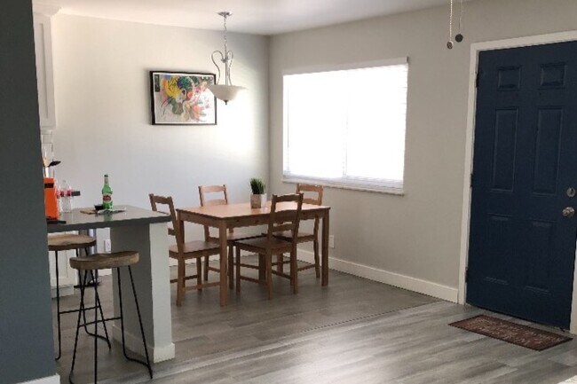 Foto del edificio - 17132 Emerald Ln