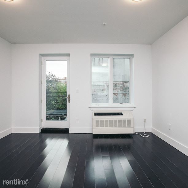 Building Photo - 118 Boerum St