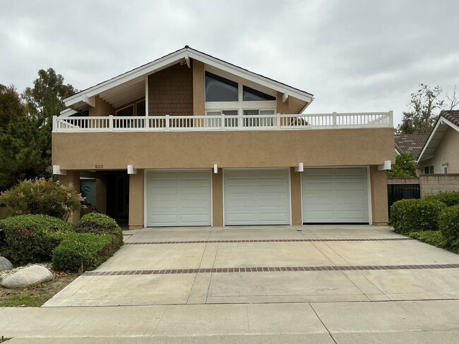 Building Photo - Charming 4 Bedroom 2 Bath 2 Story Home in the City of Fullerton