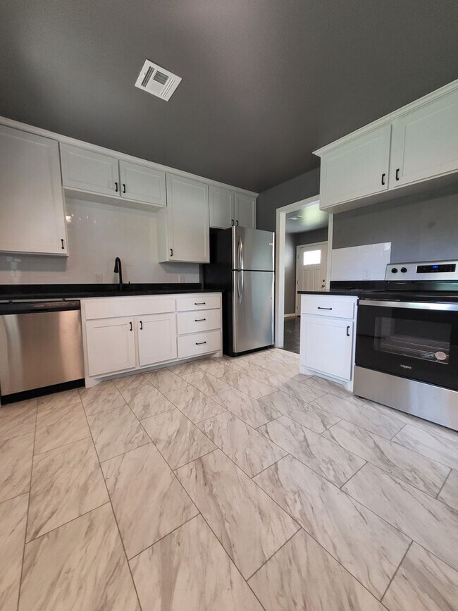 Foto del edificio - Recently Updated! (2) Bed/(1) Bath SE Norm...