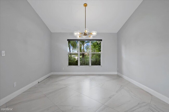 Building Photo - 4 br, 2.5 bath House - 15575 Woodmar Ct