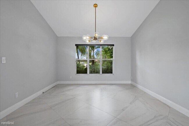 Foto del edificio - 4 br, 2.5 bath House - 15575 Woodmar Ct