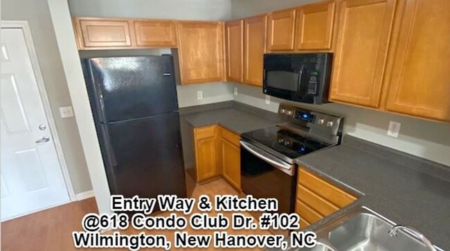 Building Photo - Great Location on CBR! 1 Bedroom, 1 Bath W...