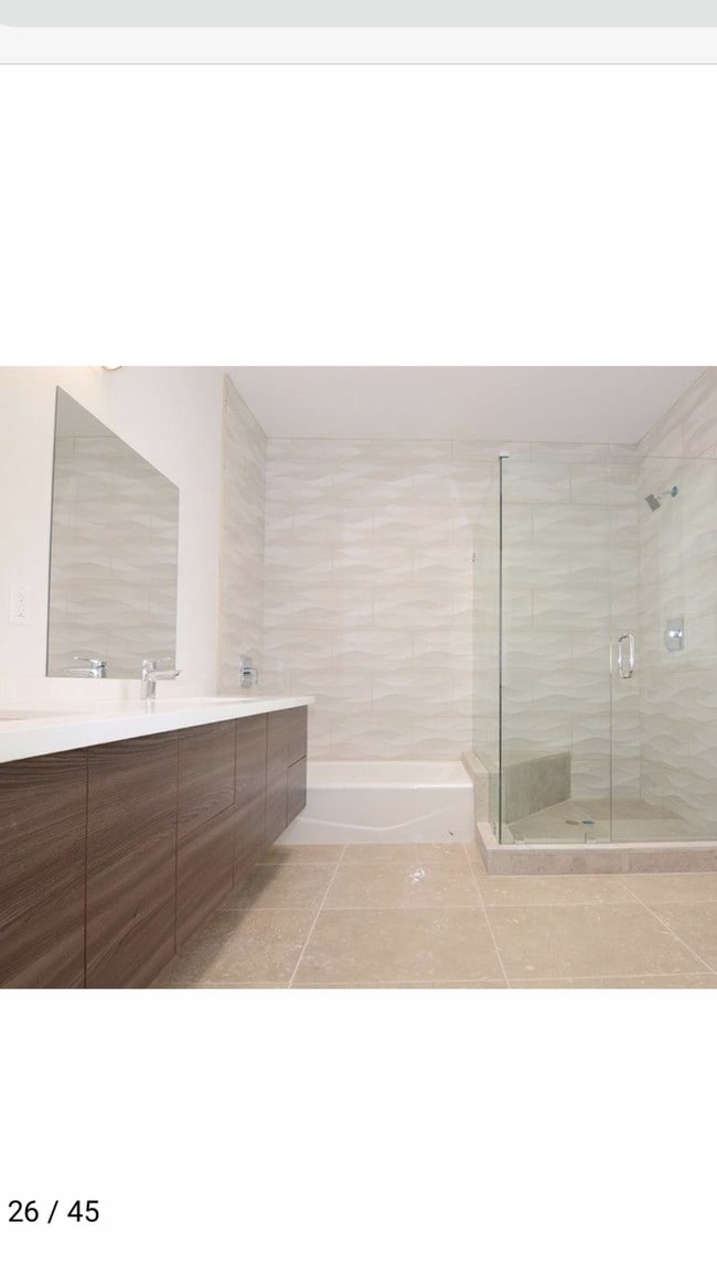 Bath - 11918 Vanowen St