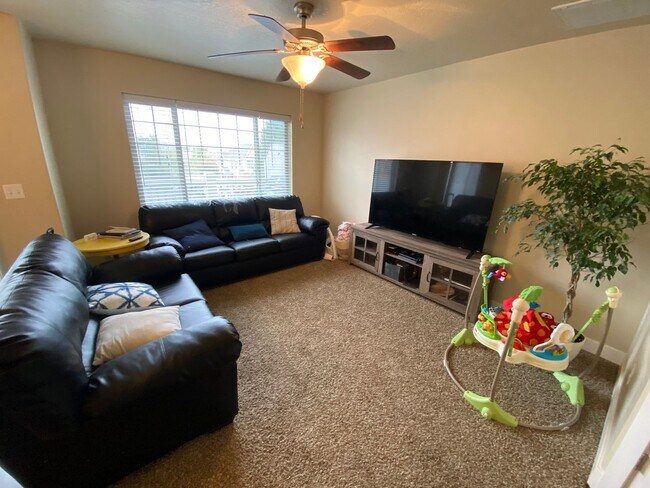 Foto del edificio - Cute Provo Townhome