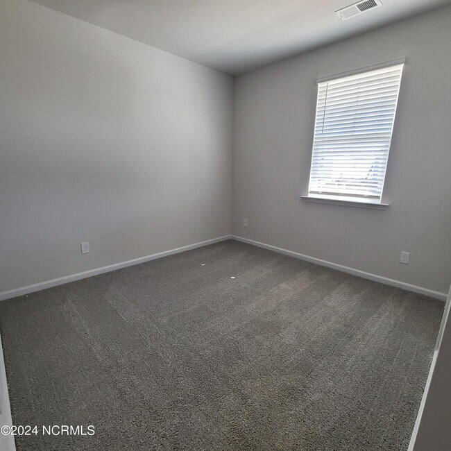 Foto del edificio - 7136 Foxhollow Ln