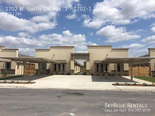 Building Photo - 1702 W Smith Dr