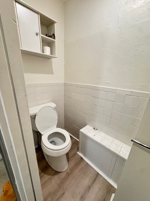 Building Photo - 19 Rockview St