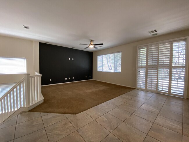 Building Photo - 305 Emerald Vista Way