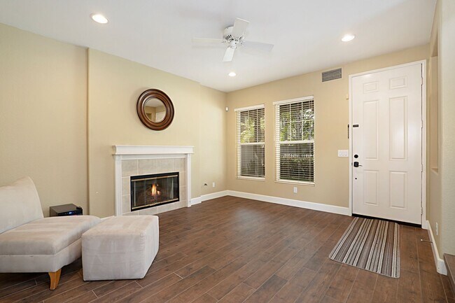 Building Photo - Single Family Home, Close to Pacific Rim E...
