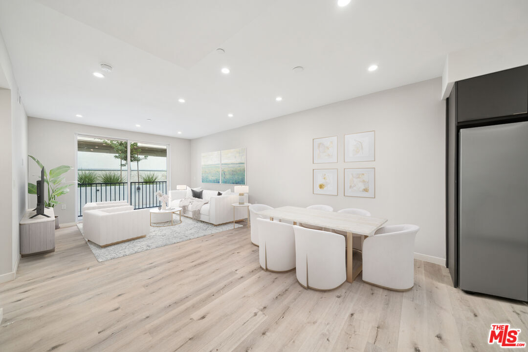 Foto principal - 1051 S Corning St