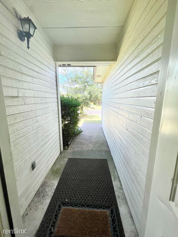 Foto del edificio - 4 br, 2 bath House - 10812 Lilry Rd