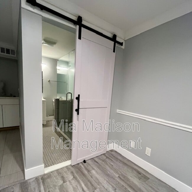 Foto del edificio - 1129 E Bolton St