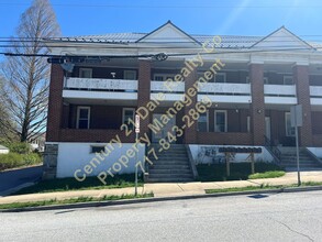 Building Photo - 423-425-425 N Franklin St